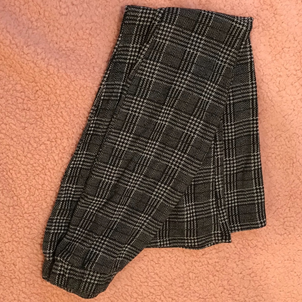 KICK + FLARE PLAID PANTS URBAN OUTFITTERS🌈🌈